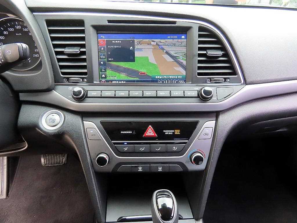 HYUNDAI Avante 2017 Blanco - Importación desde Corea - HF Imports Iquique - Foto 13