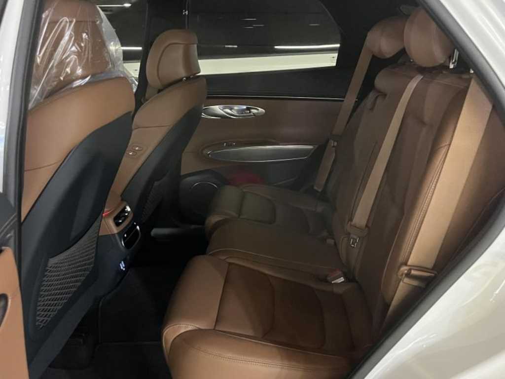 Genesis GV70 - Vista 9