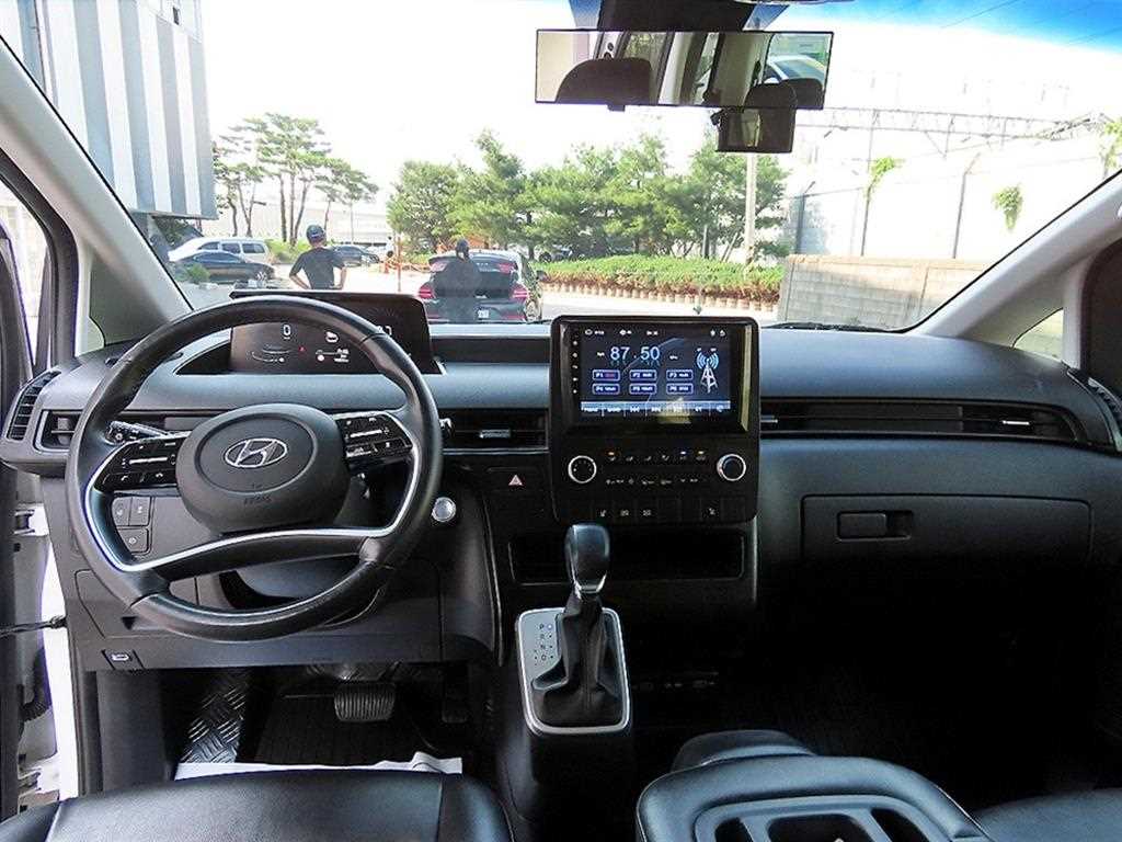 HYUNDAI Staria - Vista 9