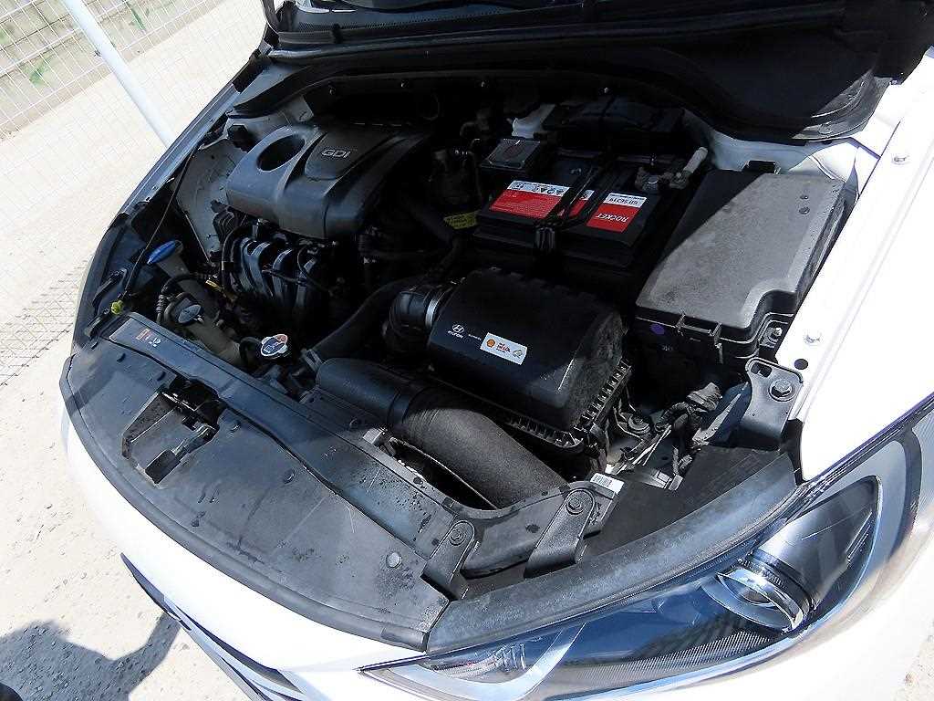 HYUNDAI Avante 2016 Blanco - Importación desde Corea - HF Imports Iquique - Foto 19