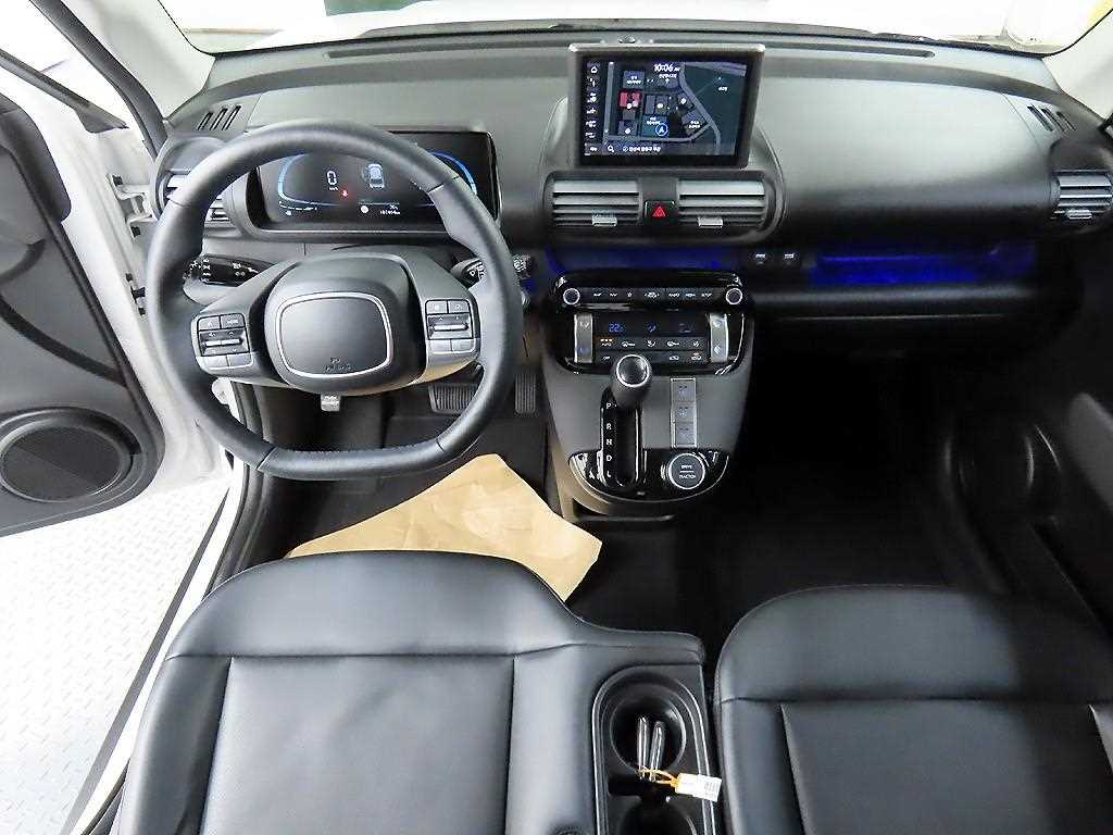 HYUNDAI Casper - Vista 8