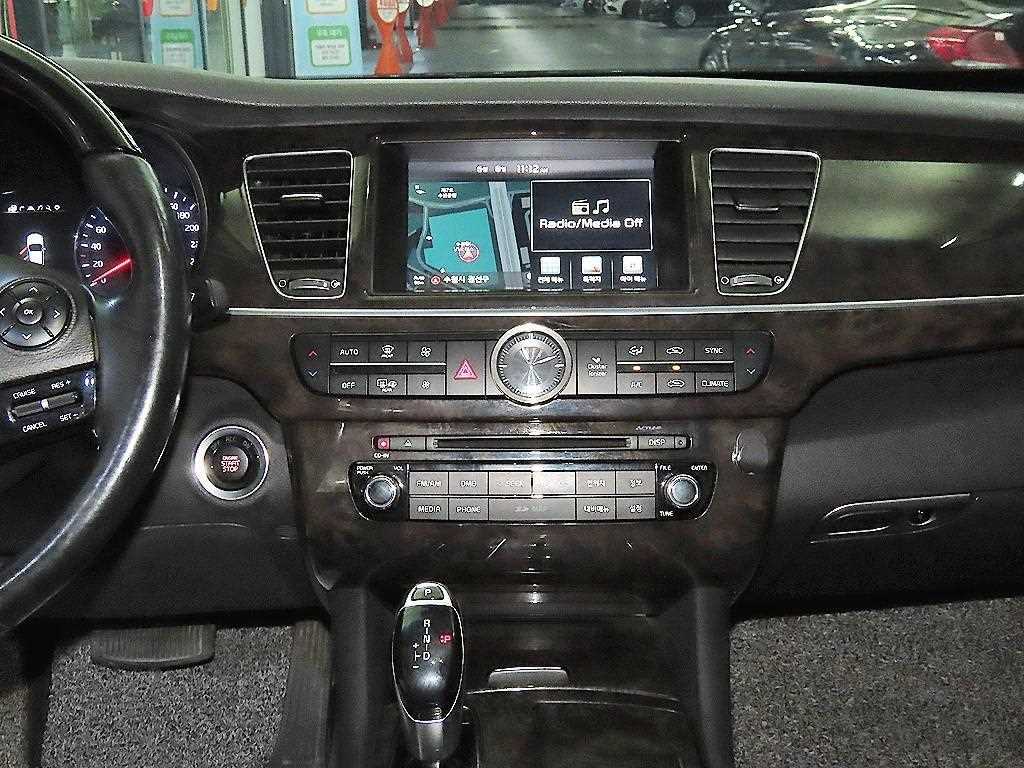 KIA K9 - Vista 11
