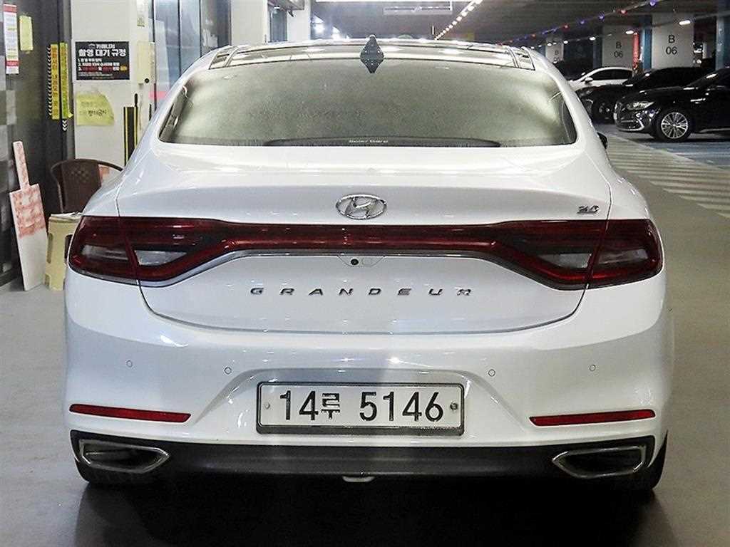 HYUNDAI Grandeur - Vista 5
