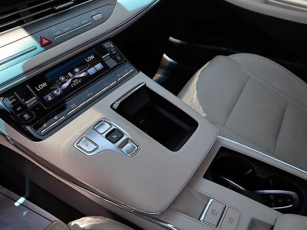 HYUNDAI Grandeur - Vista 12