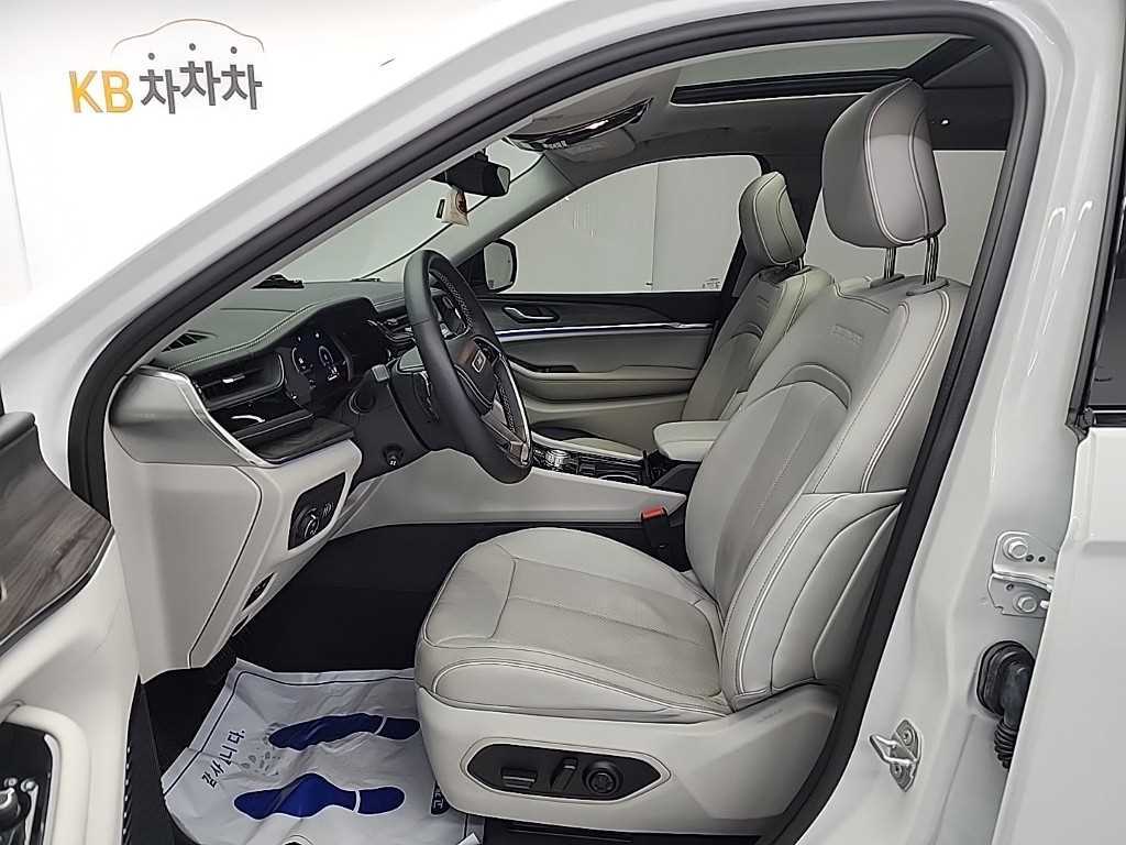 Jeep Cherokee - Vista 11