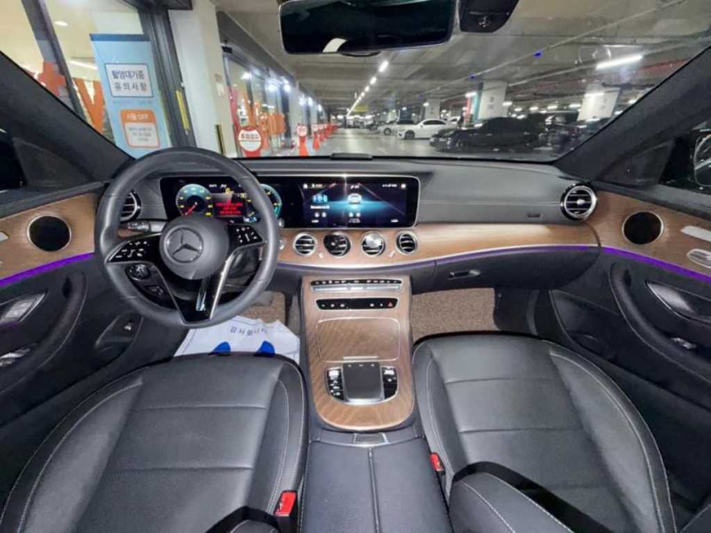 Mercedes Benz E class - Vista 6