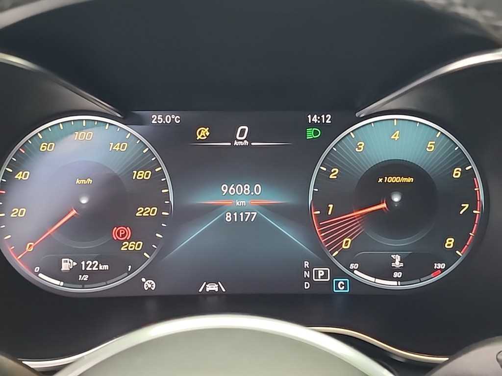Mercedes Benz GLC Class - Vista 6