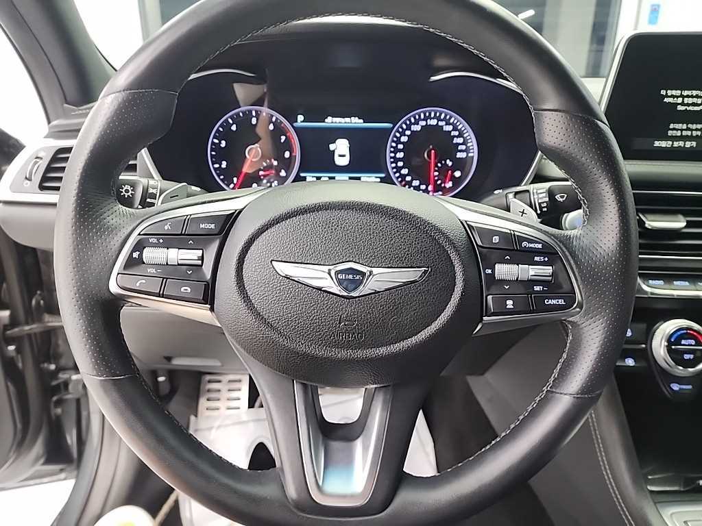 Genesis G70 - Vista 9