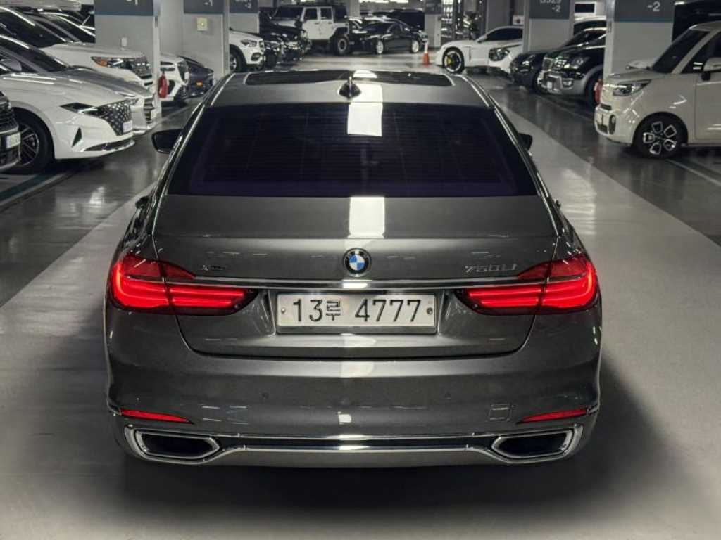 BMW 7 Series - Vista 3