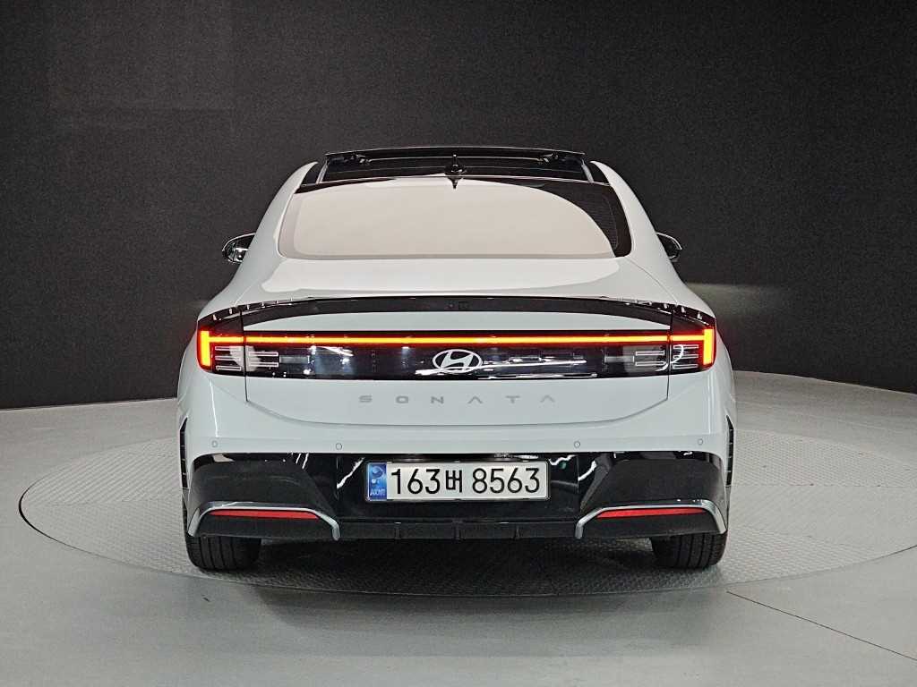 HYUNDAI Sonata - Vista 3