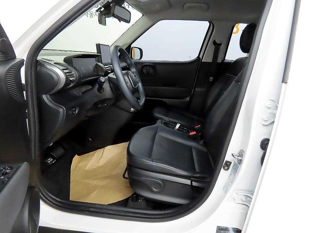 HYUNDAI Casper - Vista 6