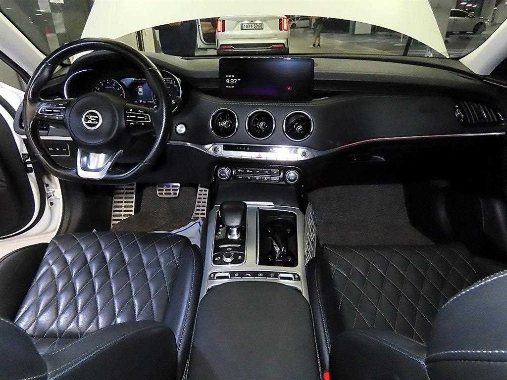 KIA Stinger - Vista 10