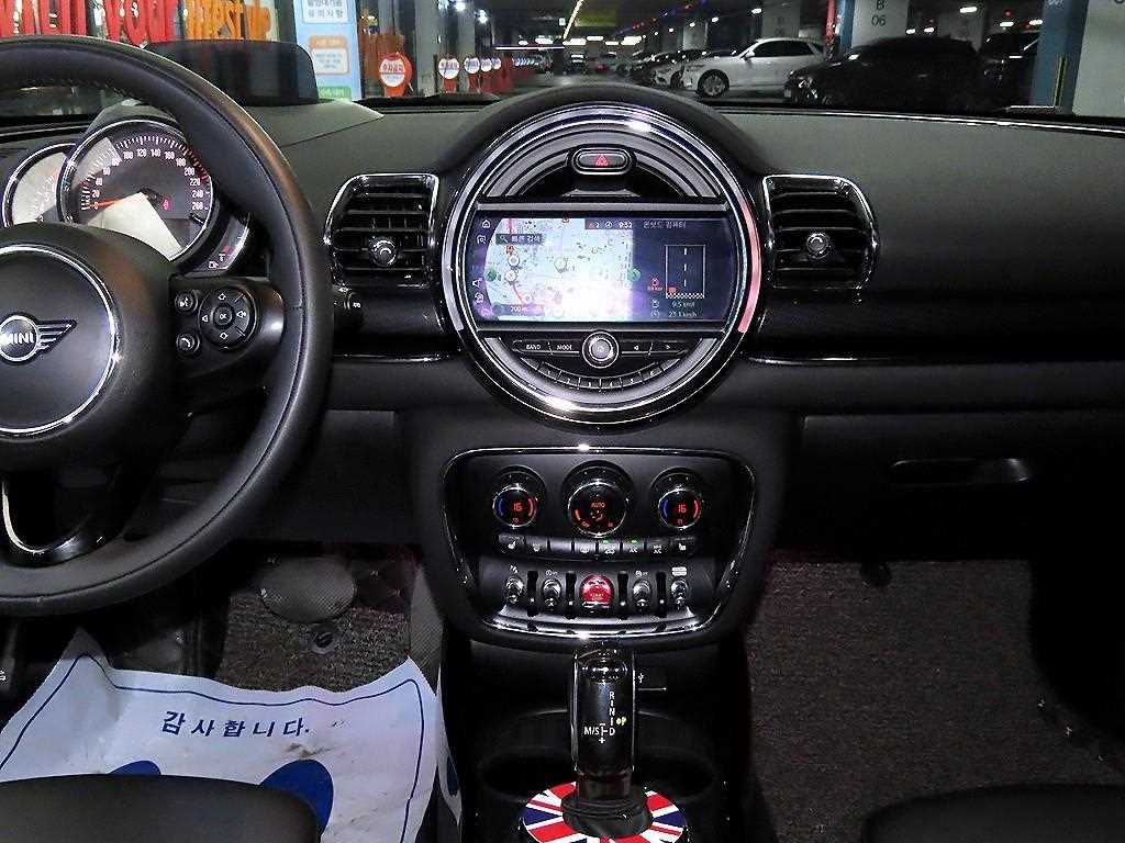 Mini Clubman - Vista 11