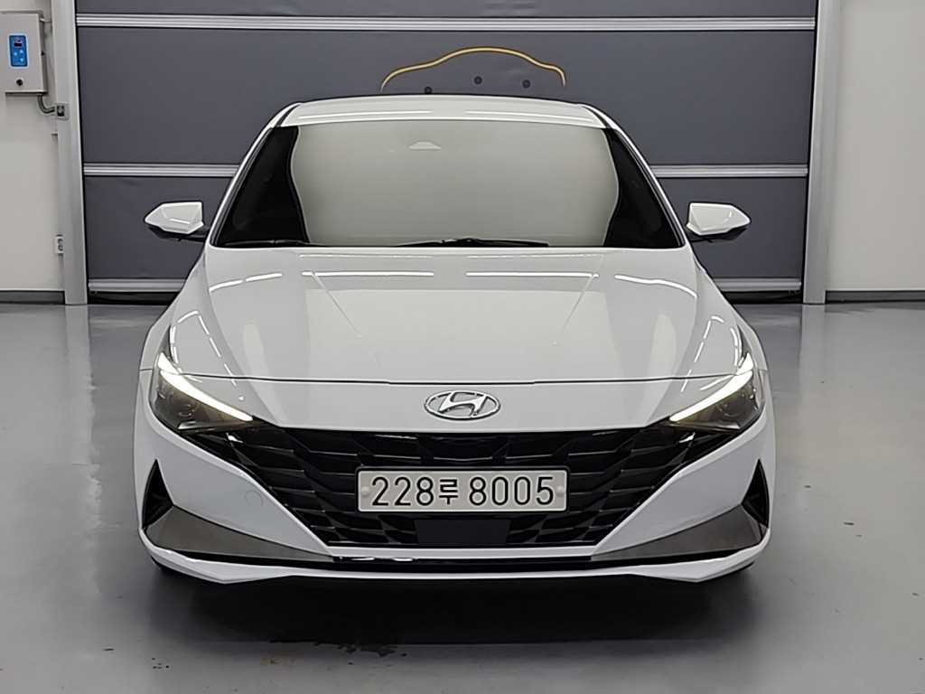 HYUNDAI Avante - Vista 2
