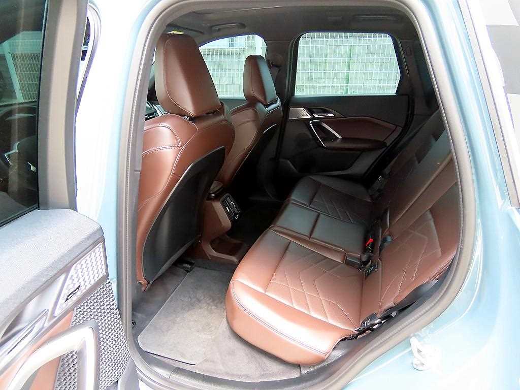 BMW iX1 - Vista 7