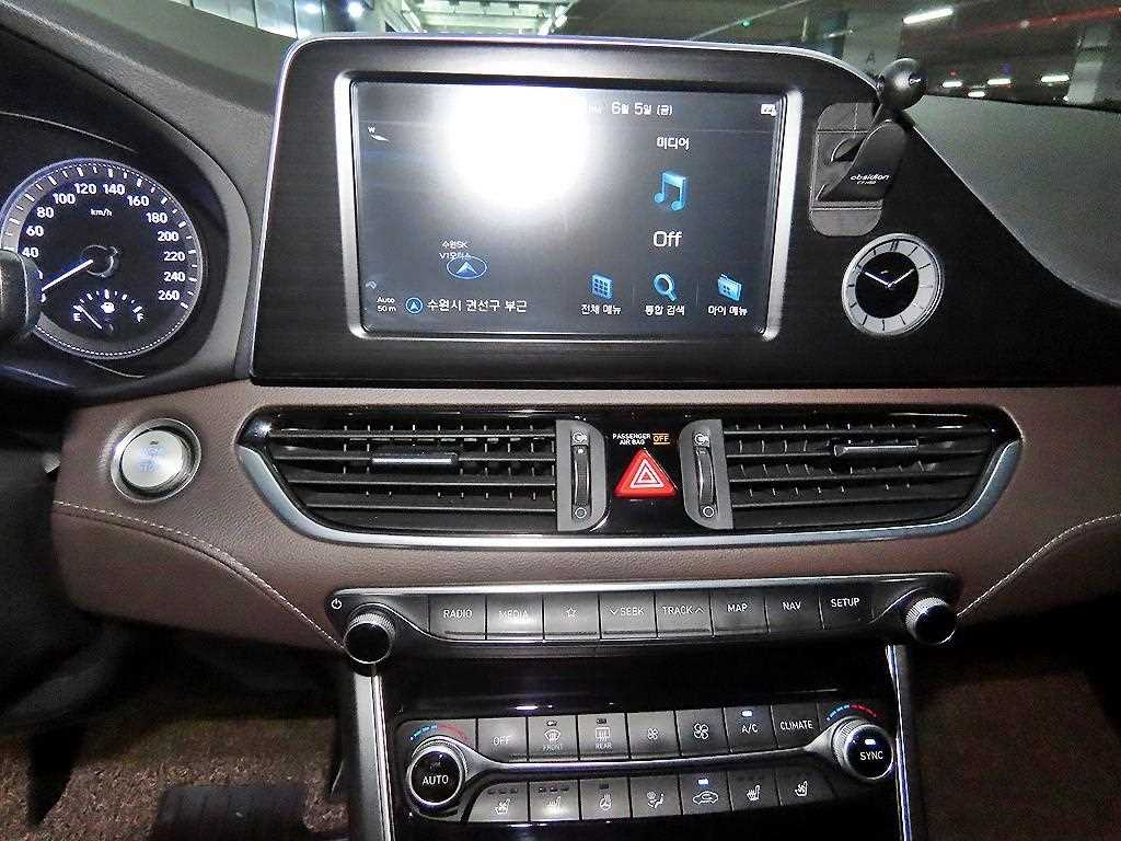HYUNDAI Grandeur - Vista 11