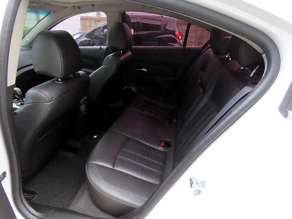 Chevrolet Cruise - Vista 6