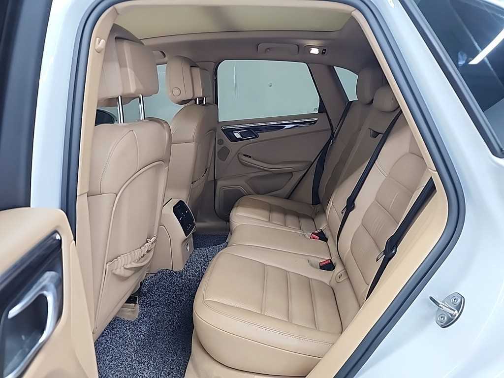 Porsche Macan - Vista 12