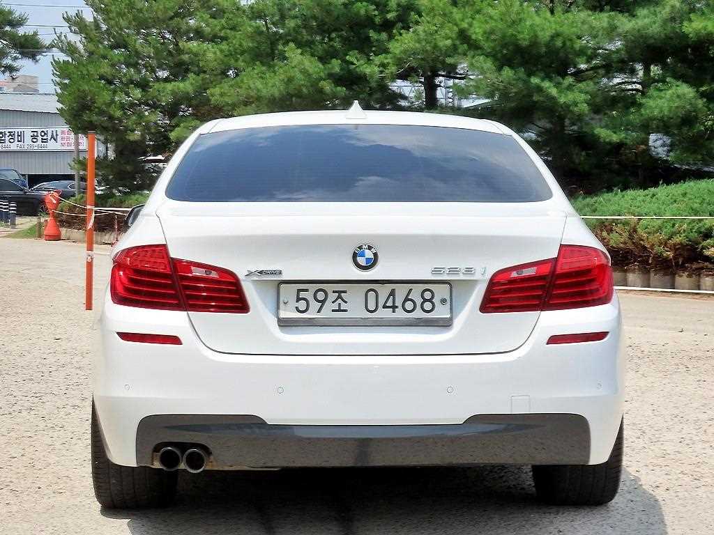 BMW 5 Series - Vista 4