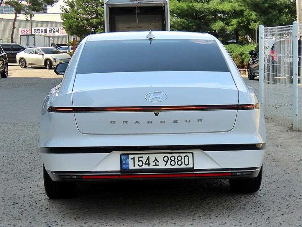HYUNDAI Grandeur - Vista 4