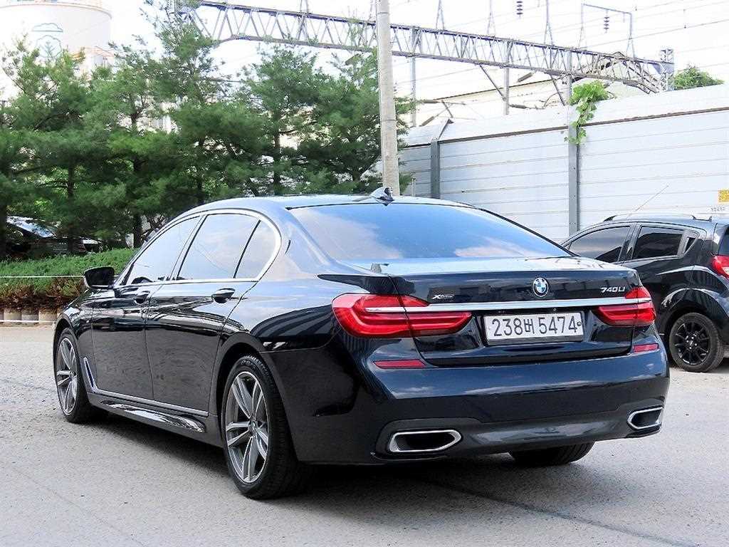 BMW 7 Series - Vista 3