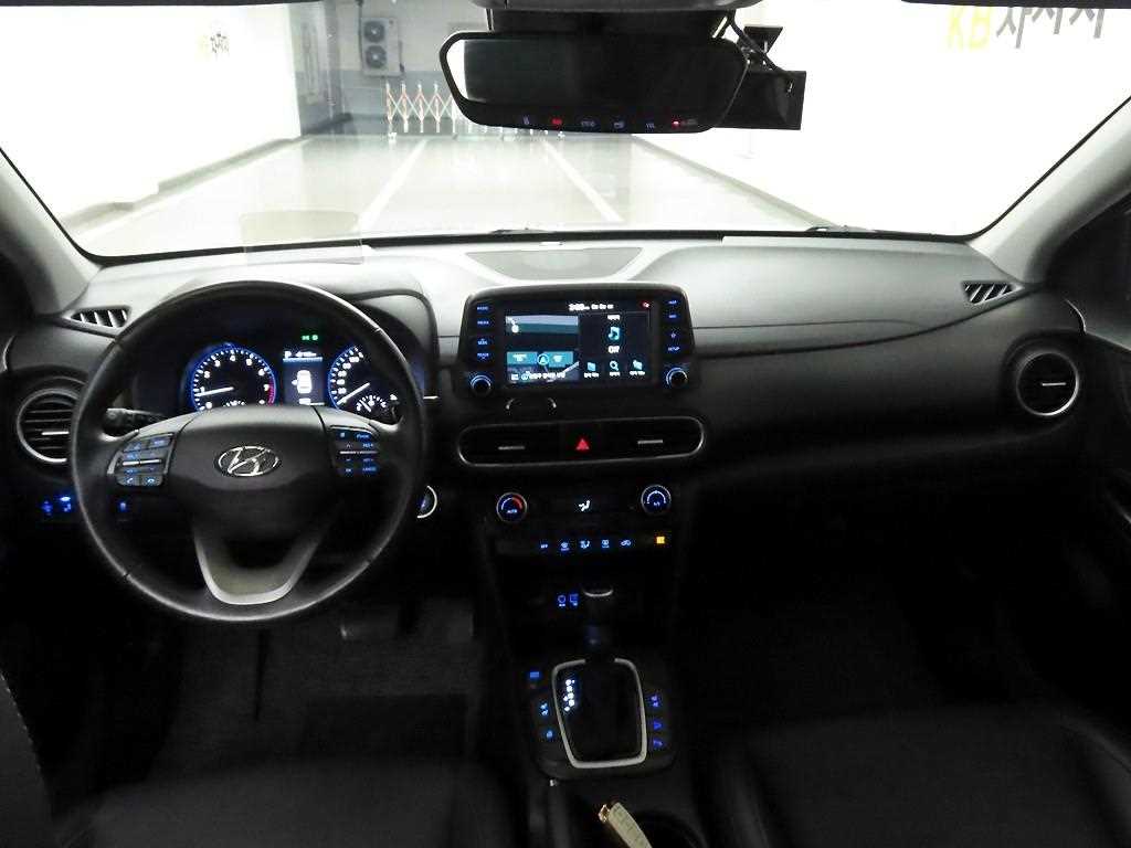 HYUNDAI Kona - Vista 7