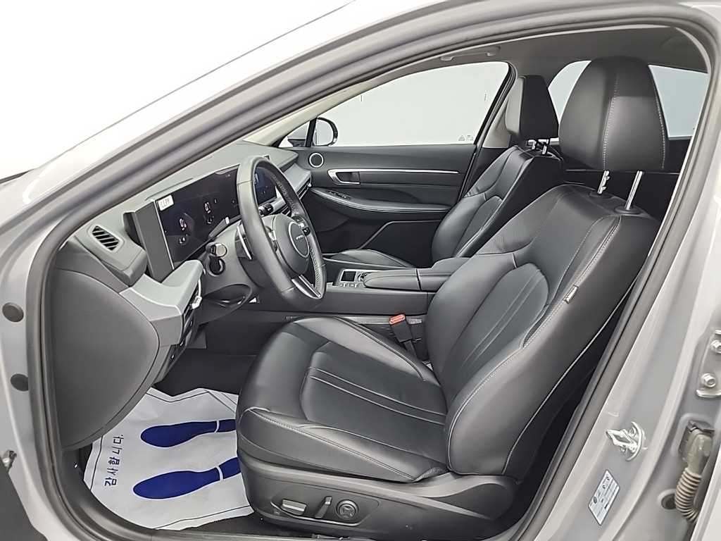 HYUNDAI Sonata - Vista 11
