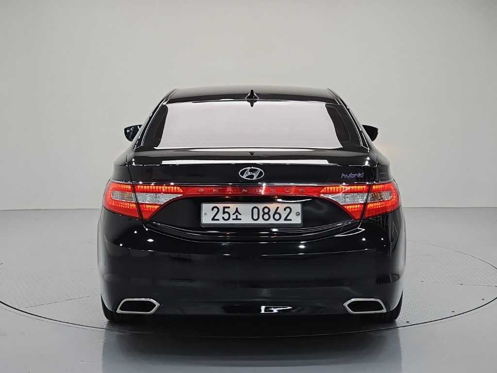 HYUNDAI Grandeur - Vista 3