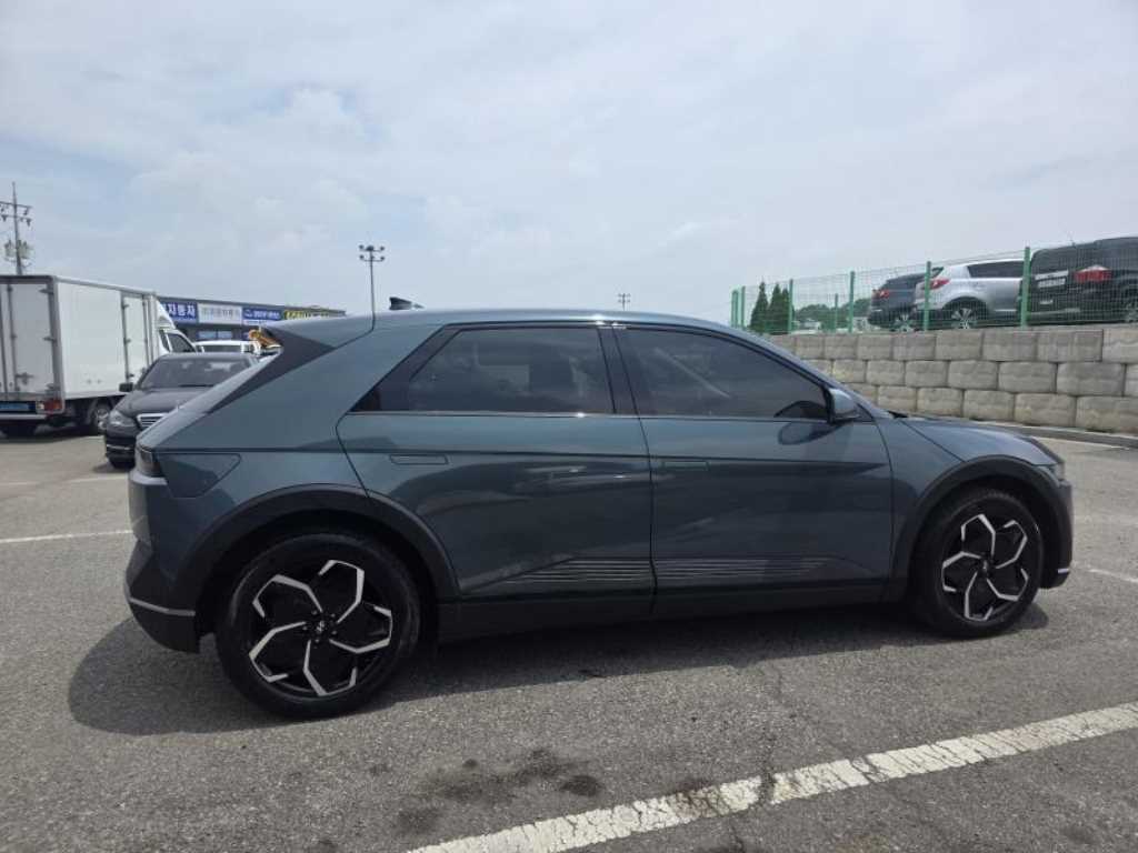 HYUNDAI Ioniq 5 - Vista 4