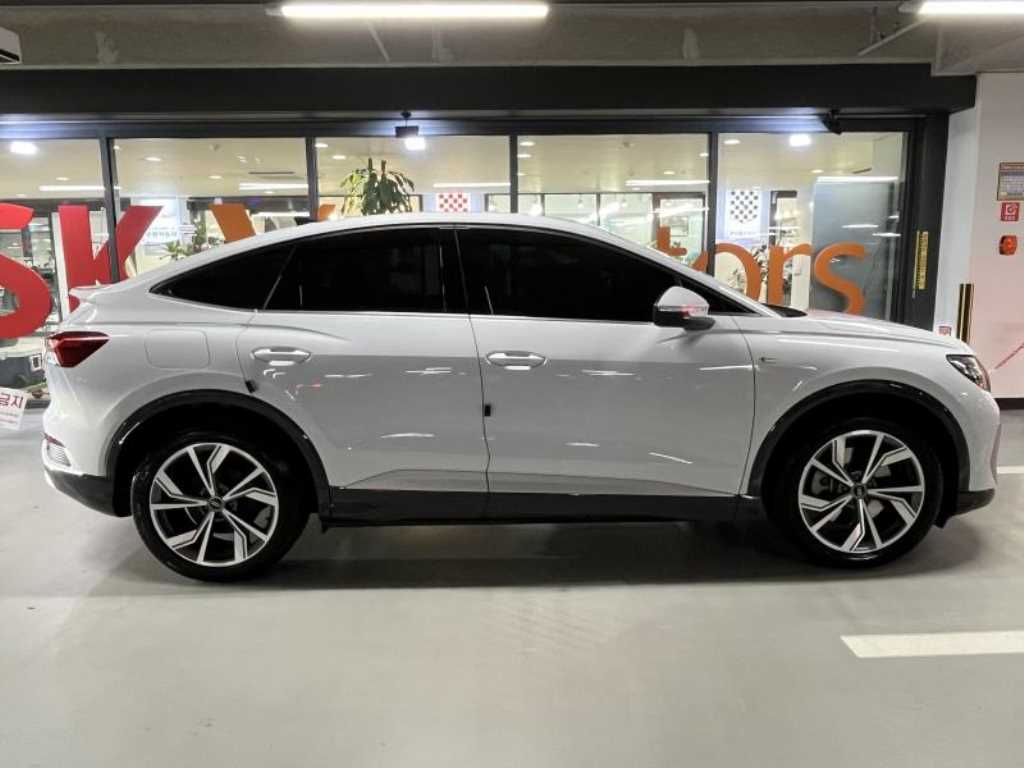 Audi Q4 - Vista 3