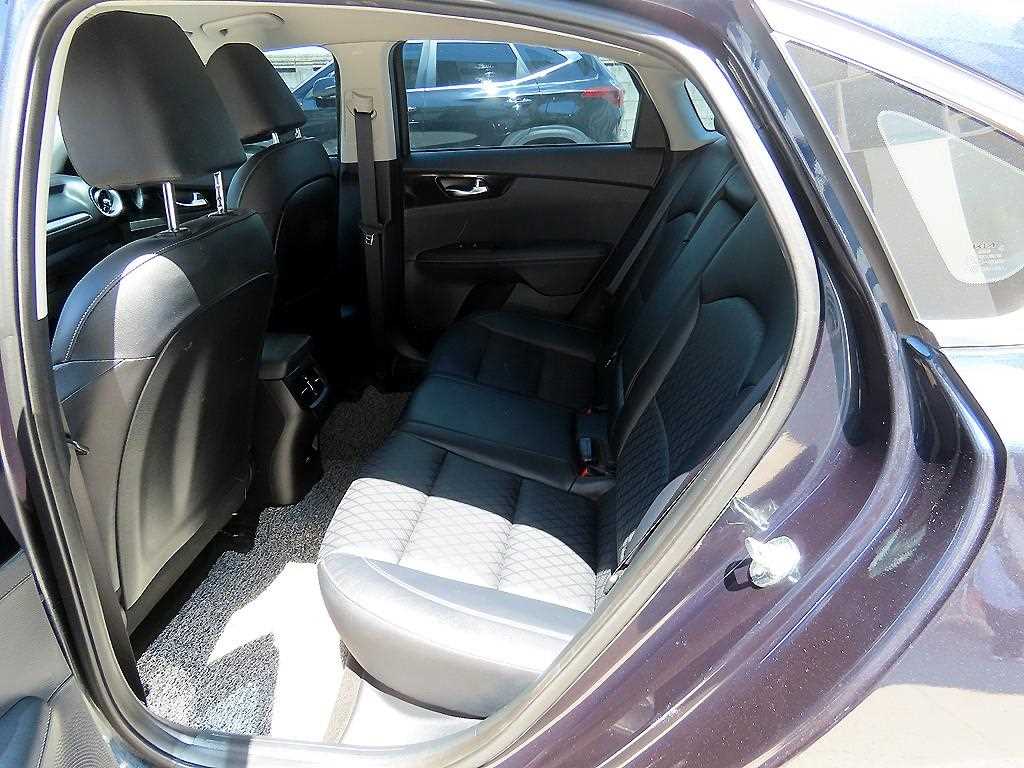 KIA K3 - Vista 6