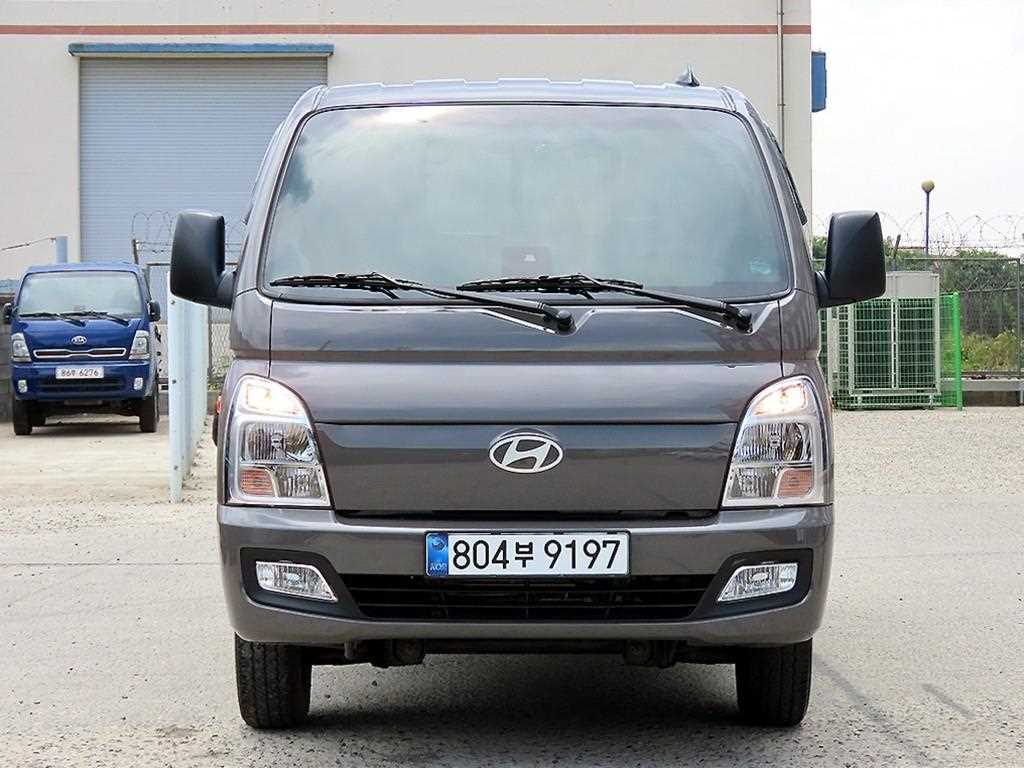 Small Truck Cargo (small) 2025 Café - Importación desde Corea - HF Imports Iquique - Foto 1