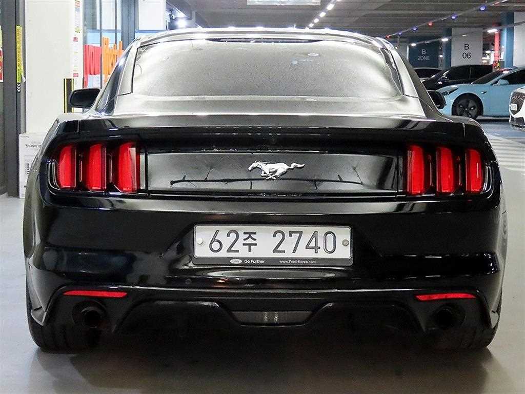 Ford Mustang - Vista 5