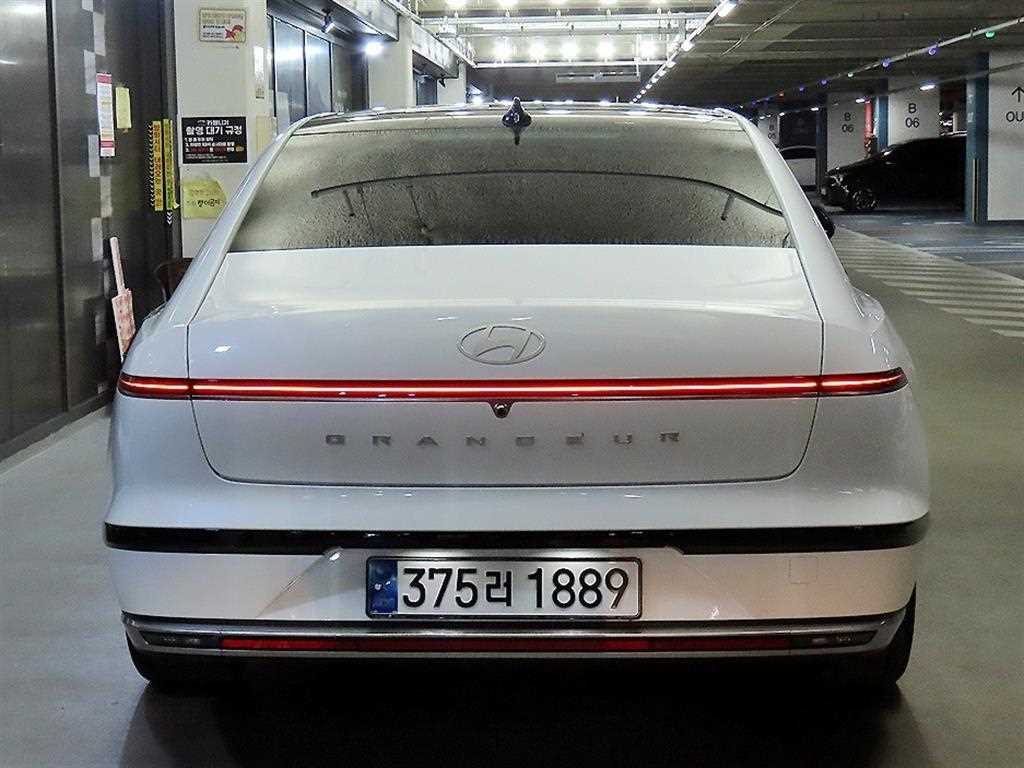 HYUNDAI Grandeur - Vista 5