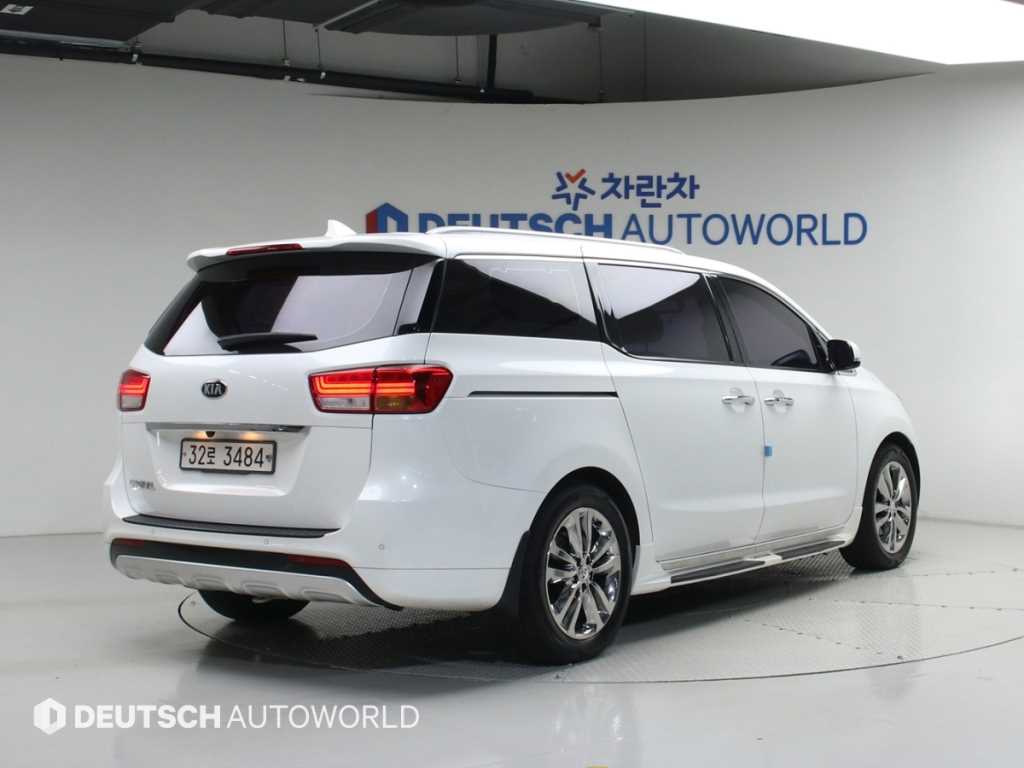 KIA Carnival - Vista 2