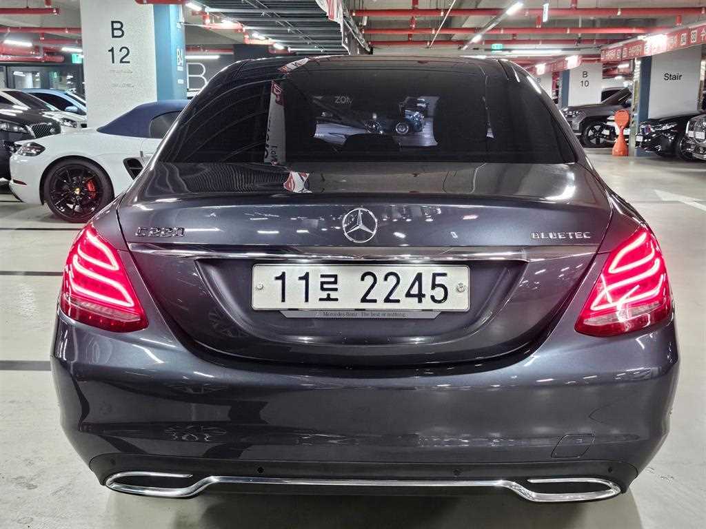 Mercedes Benz C Class - Vista 5