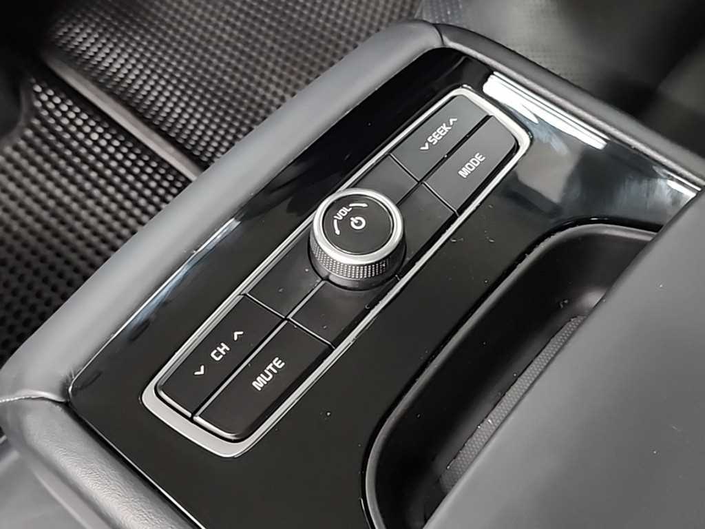 KIA K7 2016 Negro - Importación desde Corea - HF Imports Iquique - Foto 14