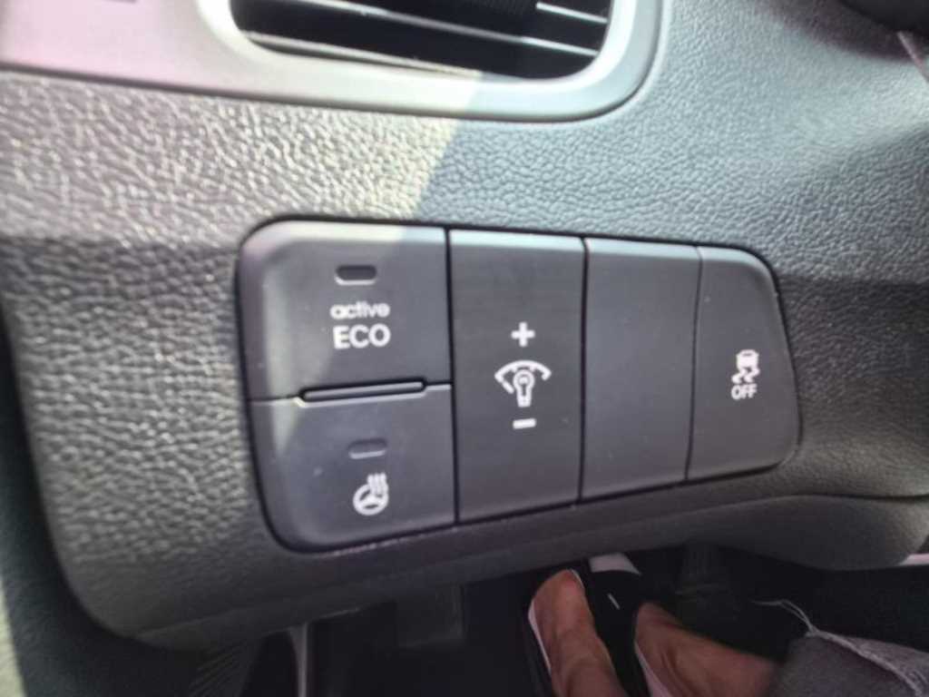 HYUNDAI Avante - Vista 8