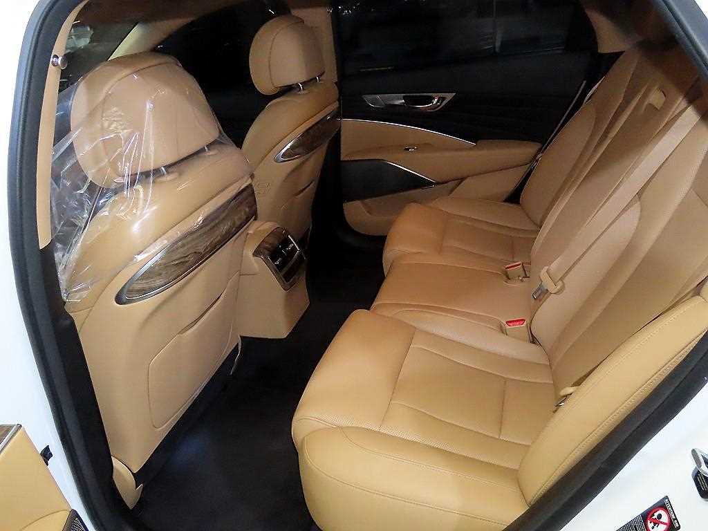KIA K9 - Vista 8