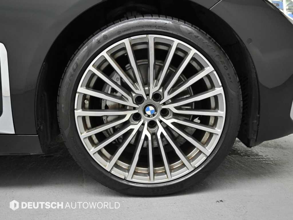 BMW 7 Series - Vista 5