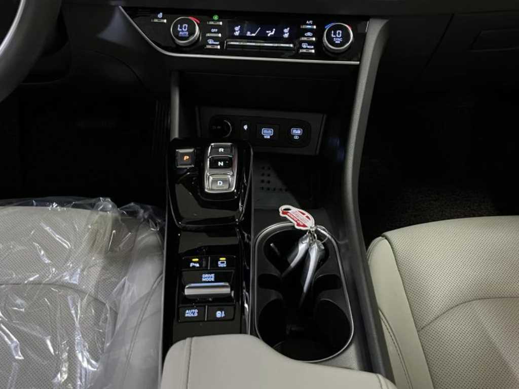 HYUNDAI Sonata - Vista 9