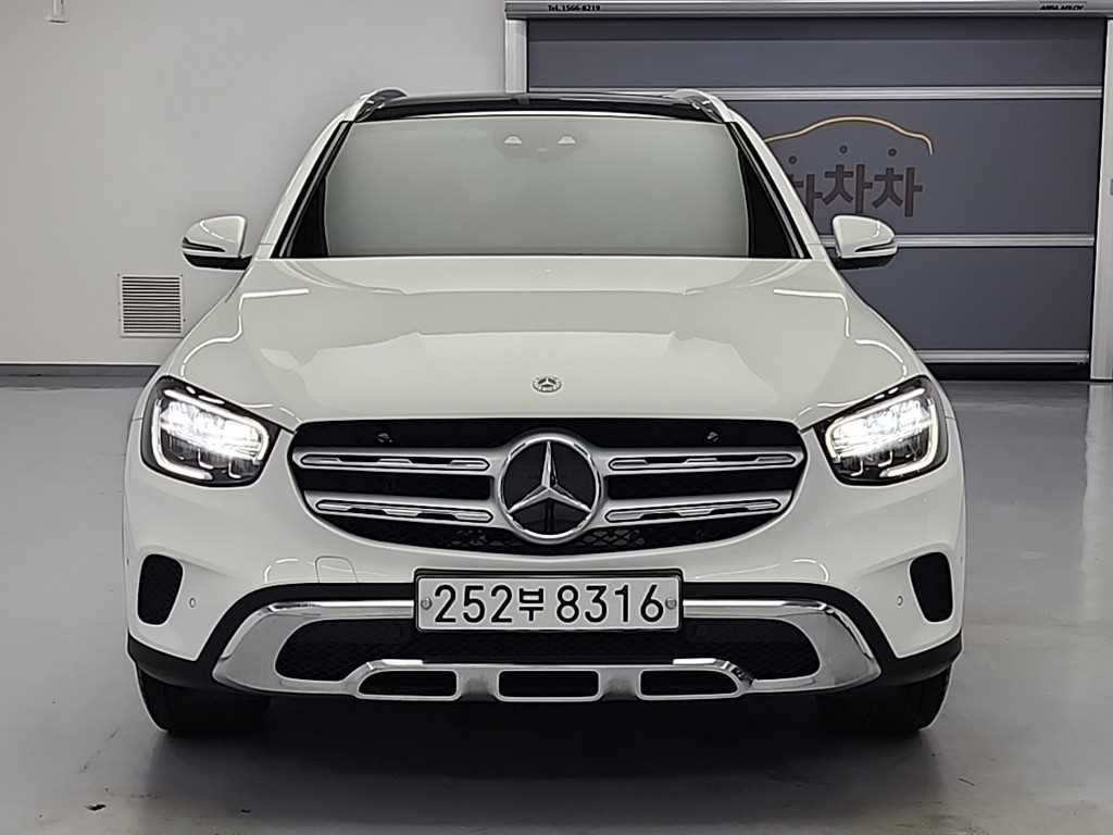 Mercedes Benz GLC Class - Vista 2