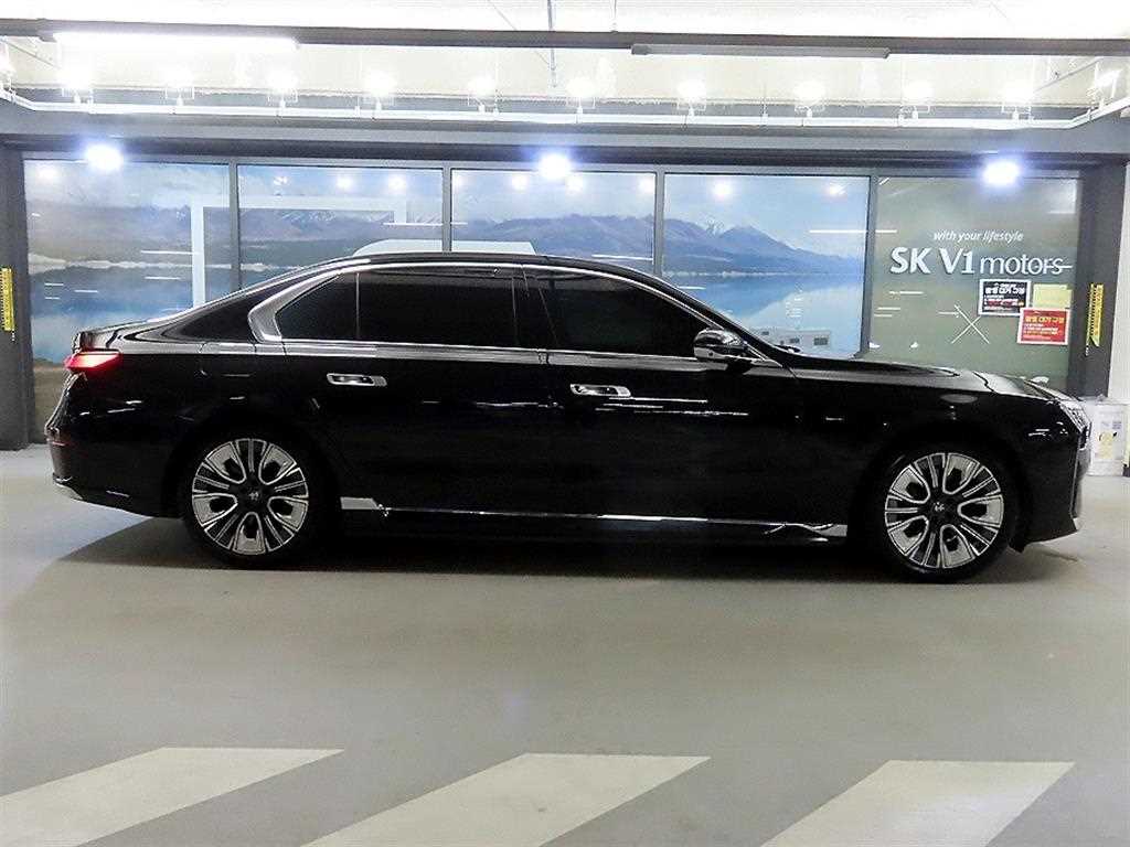 BMW i7 - Vista 3