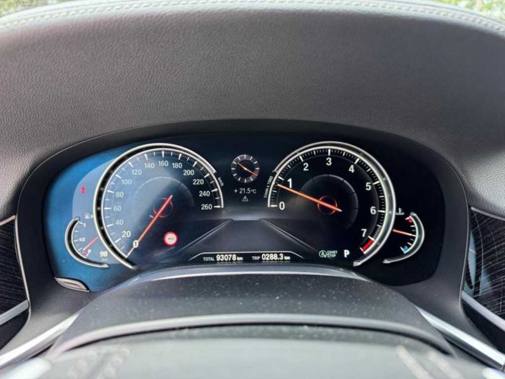 BMW 7 Series - Vista 10
