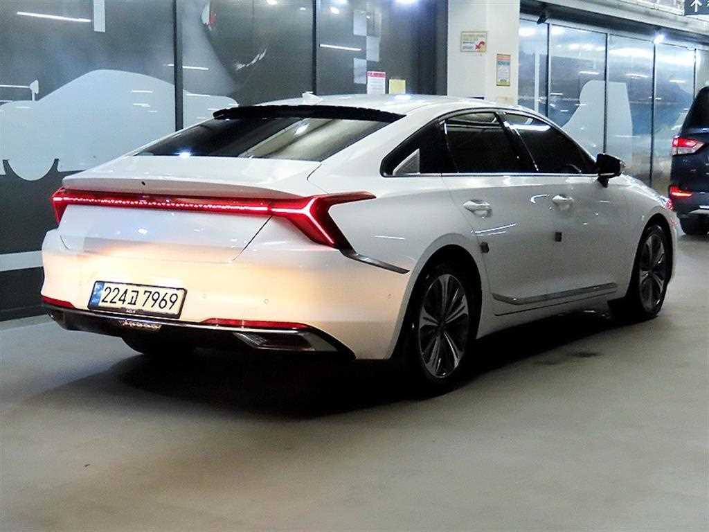 KIA K8 - Vista 5
