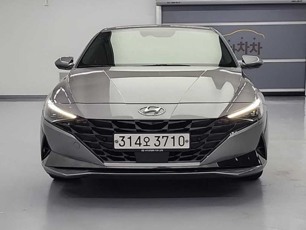 HYUNDAI Avante - Vista 2