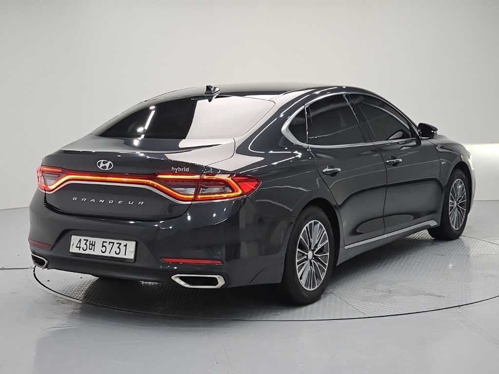 HYUNDAI Grandeur - Vista 4