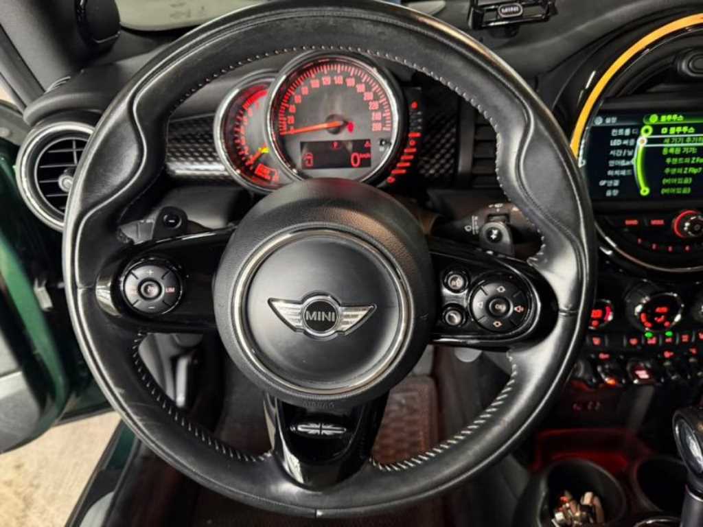 Mini Cooper Convertible - Vista 7