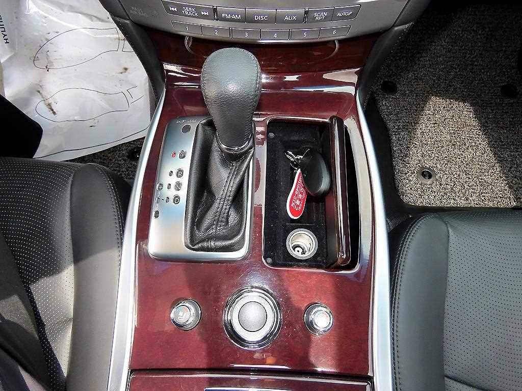 Infiniti Q - Vista 10