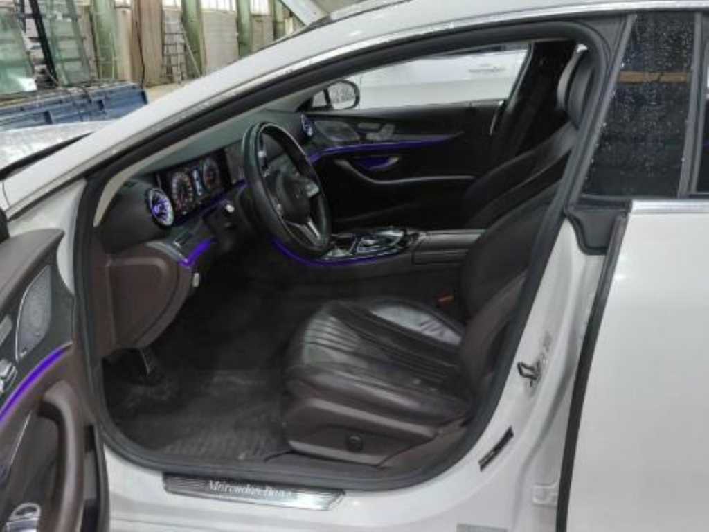 Mercedes Benz CLS Class - Vista 4